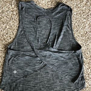 Lululemon top size 2